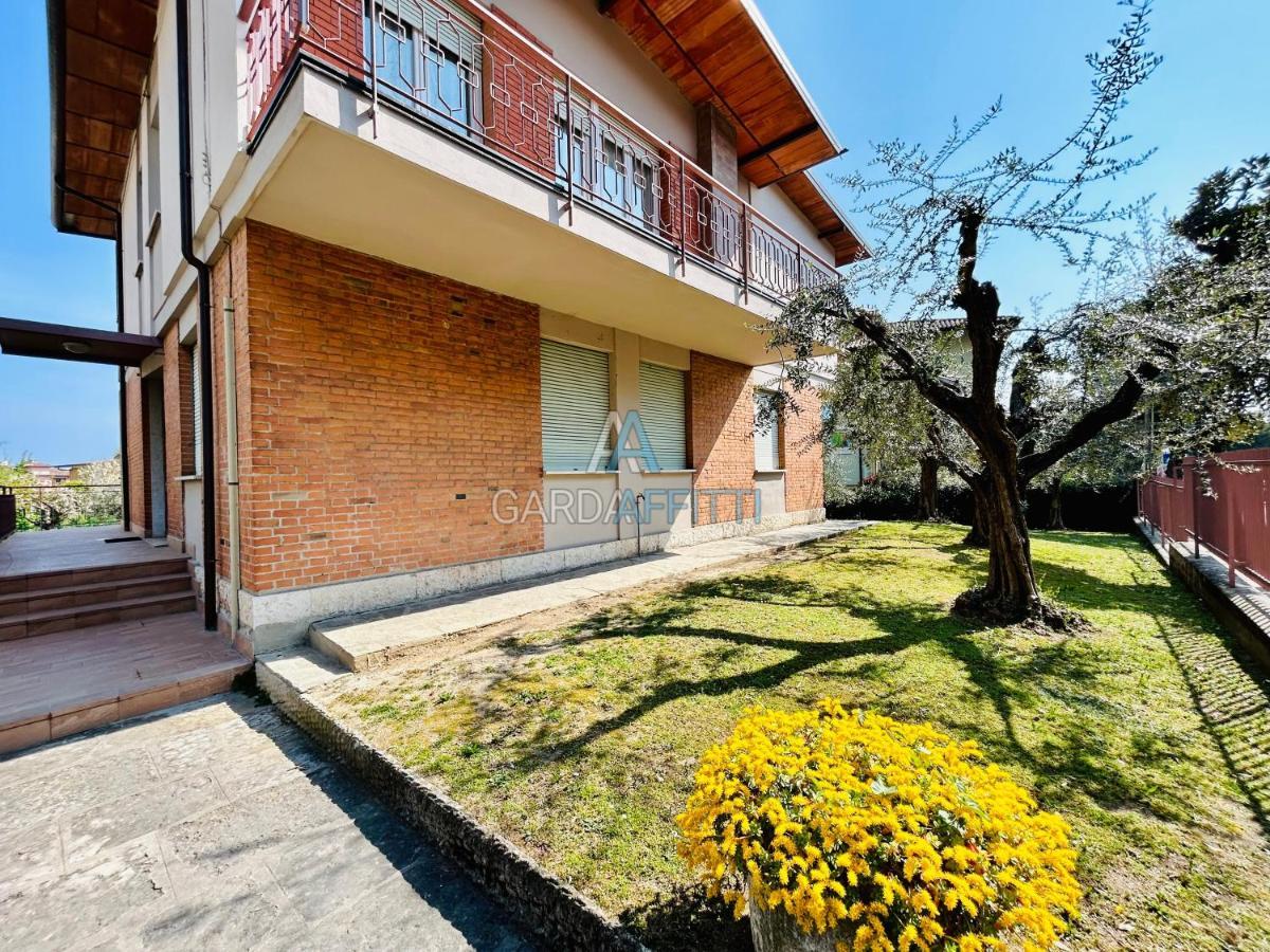 Ares Apartment - Vicino Al Lago Di Garda E Alla Stazione Treno Desenzano del Garda Ngoại thất bức ảnh