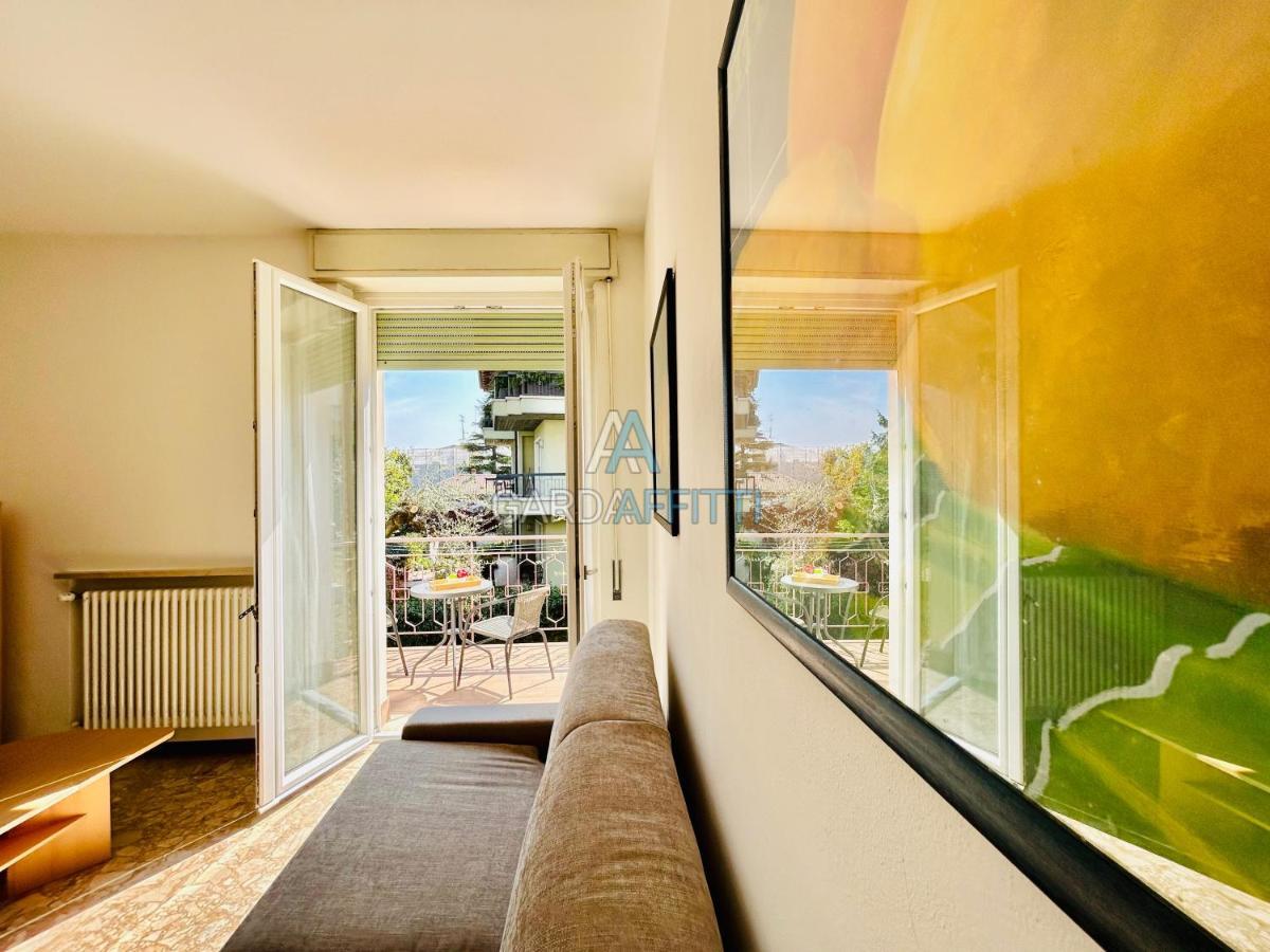 Ares Apartment - Vicino Al Lago Di Garda E Alla Stazione Treno Desenzano del Garda Ngoại thất bức ảnh