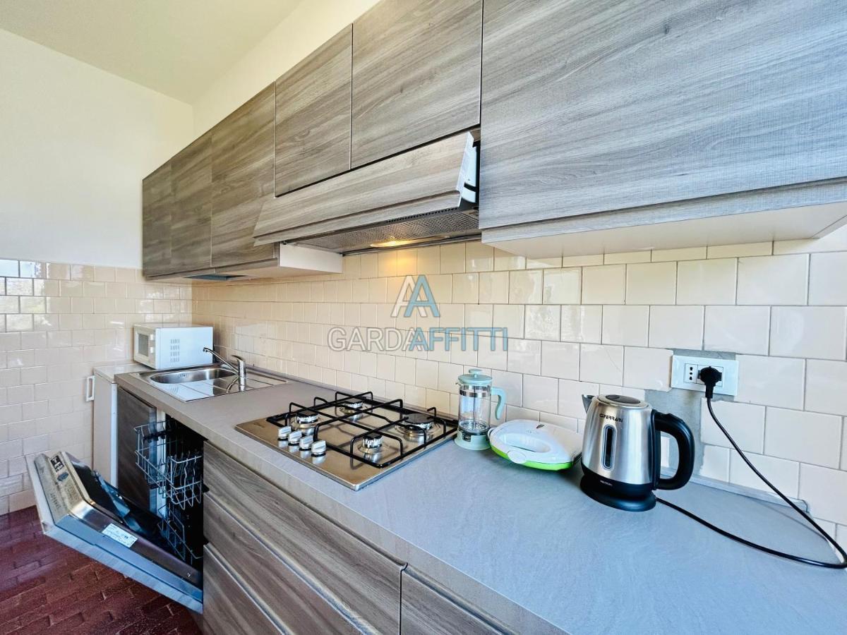 Ares Apartment - Vicino Al Lago Di Garda E Alla Stazione Treno Desenzano del Garda Ngoại thất bức ảnh