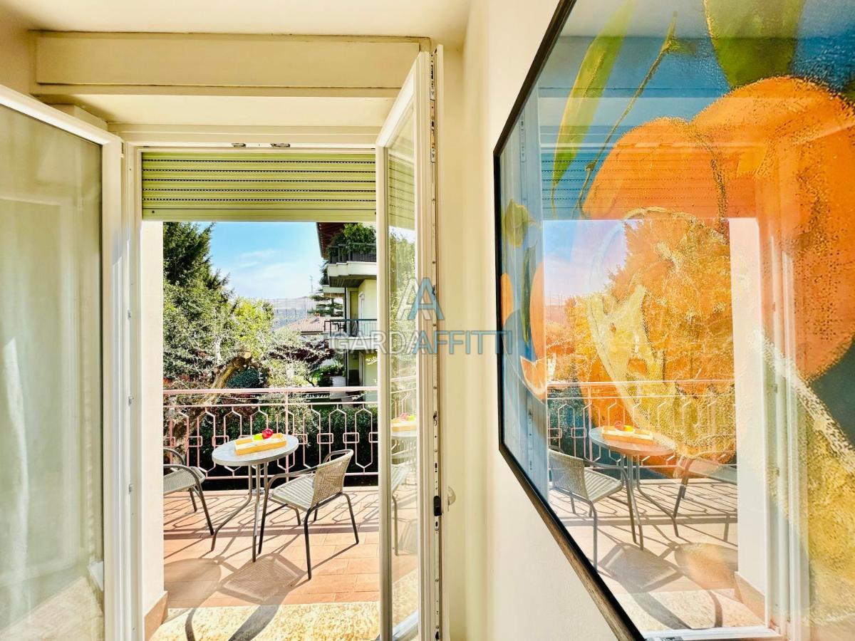 Ares Apartment - Vicino Al Lago Di Garda E Alla Stazione Treno Desenzano del Garda Ngoại thất bức ảnh