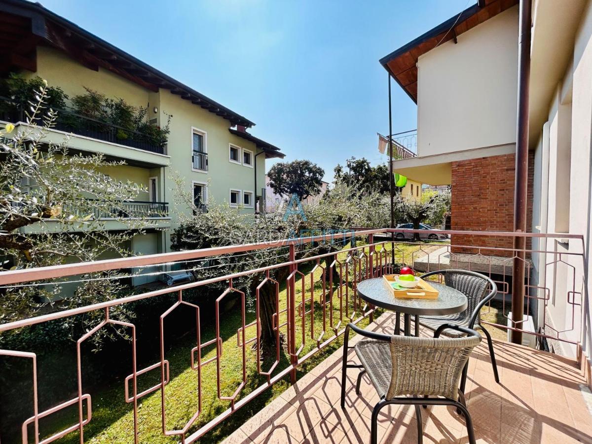 Ares Apartment - Vicino Al Lago Di Garda E Alla Stazione Treno Desenzano del Garda Ngoại thất bức ảnh