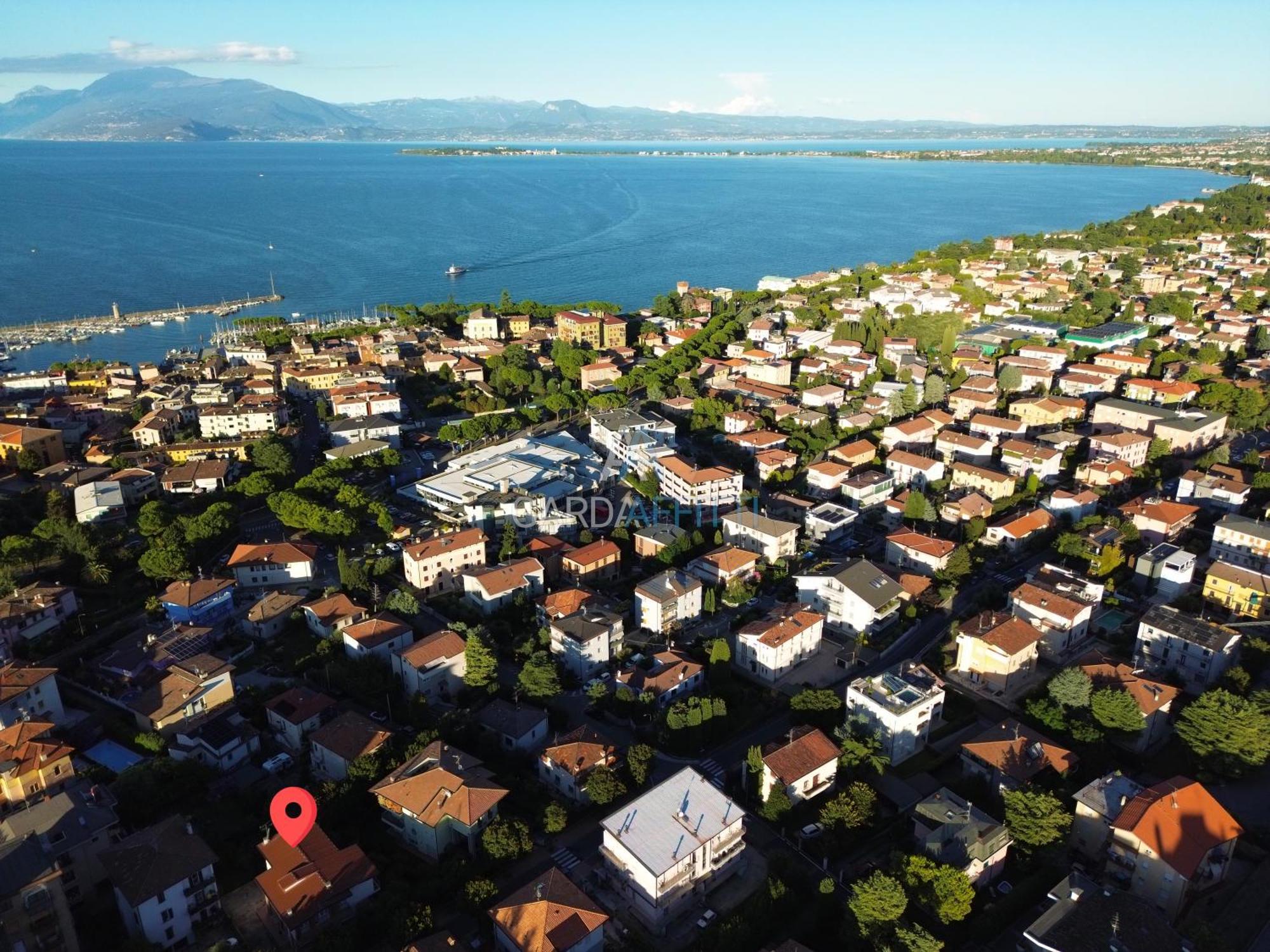 Ares Apartment - Vicino Al Lago Di Garda E Alla Stazione Treno Desenzano del Garda Ngoại thất bức ảnh